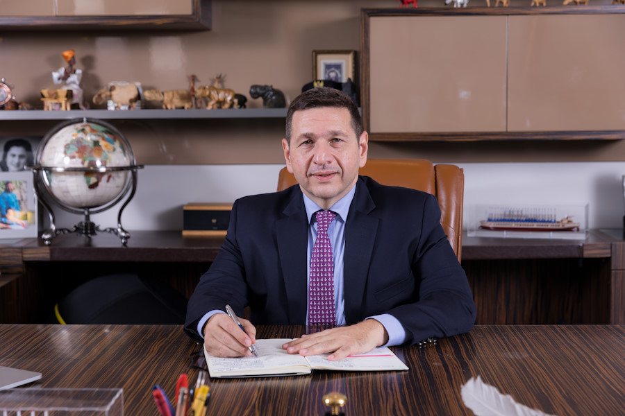Fahri Konsolos Sayın Orhan Karadeniz